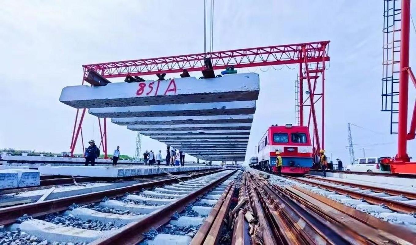 盐城滨海港铁路专用线首梁成功架设，滨海市疫情严重情况